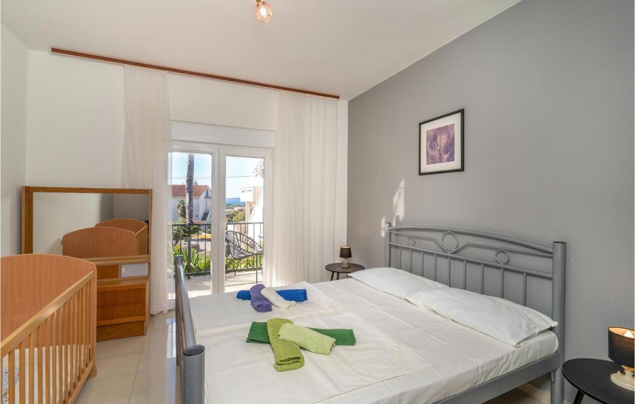 Cozy Apartment In Krk With Kitchen Krk Town Esterno foto