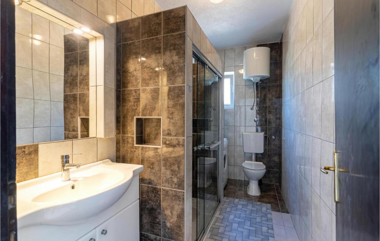 Cozy Apartment In Krk With Kitchen Krk Town Esterno foto