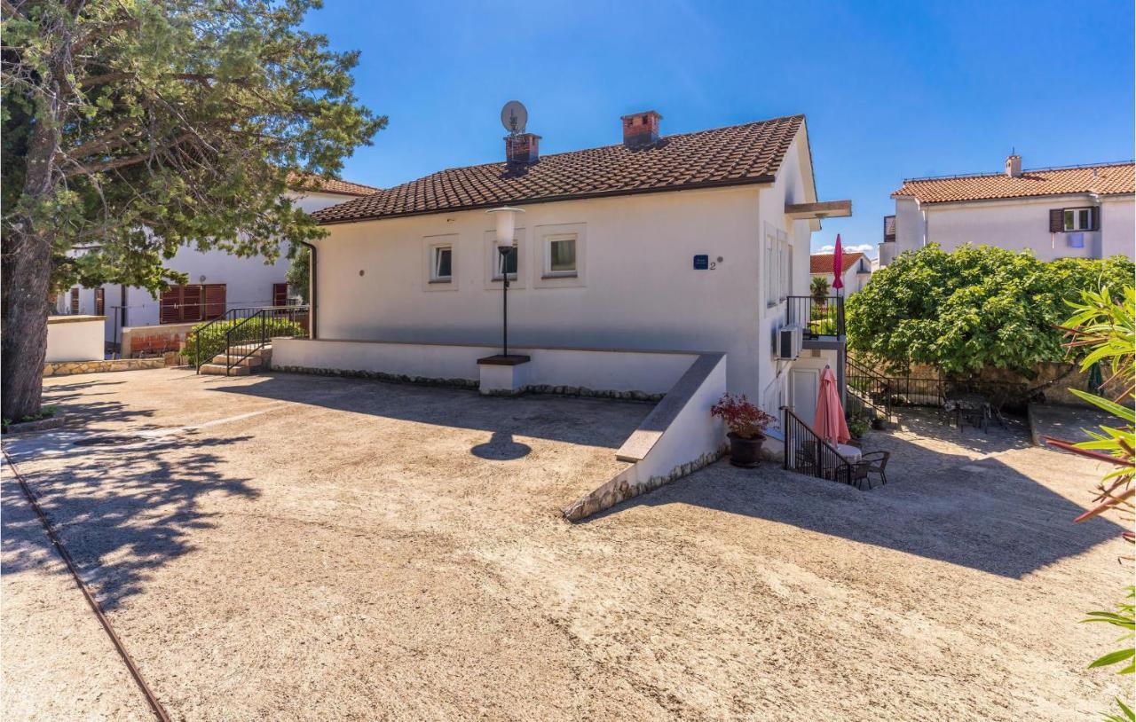 Cozy Apartment In Krk With Kitchen Krk Town Esterno foto