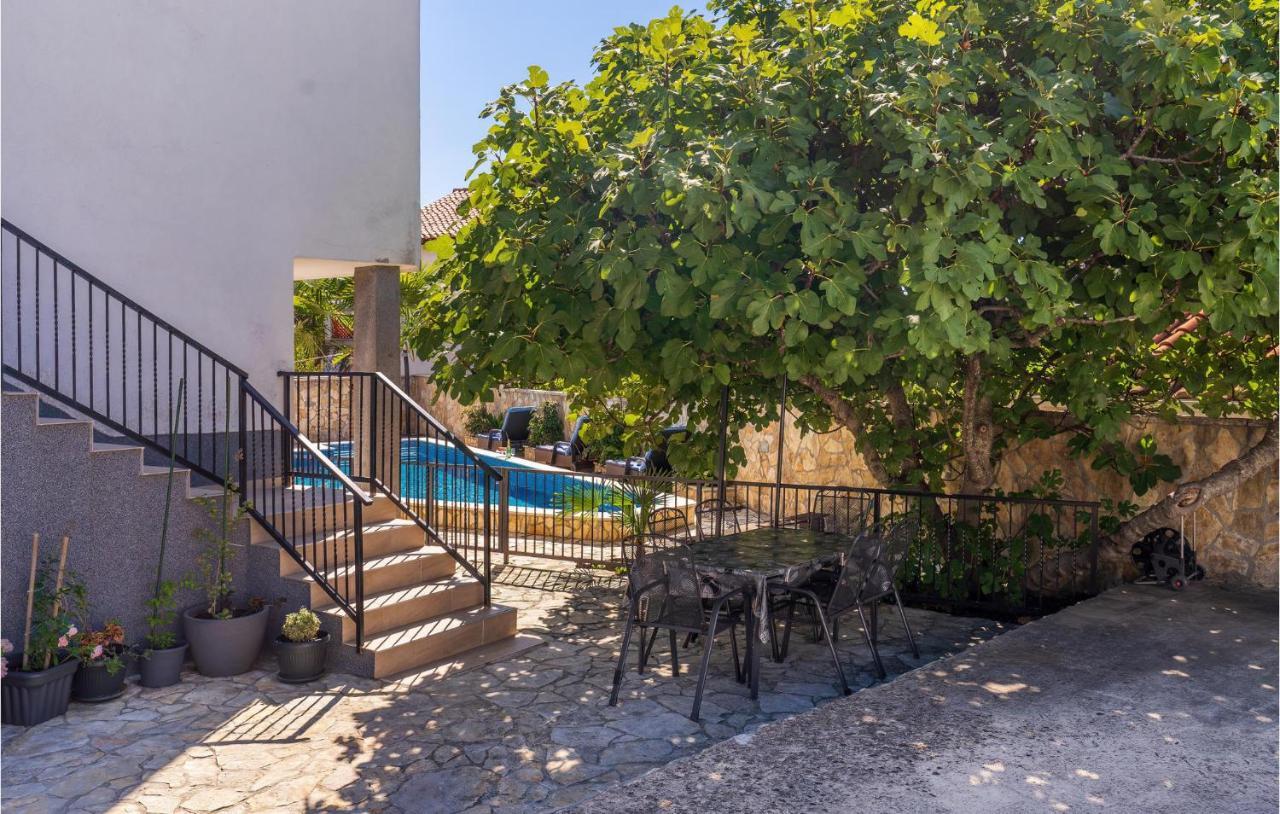 Cozy Apartment In Krk With Kitchen Krk Town Esterno foto